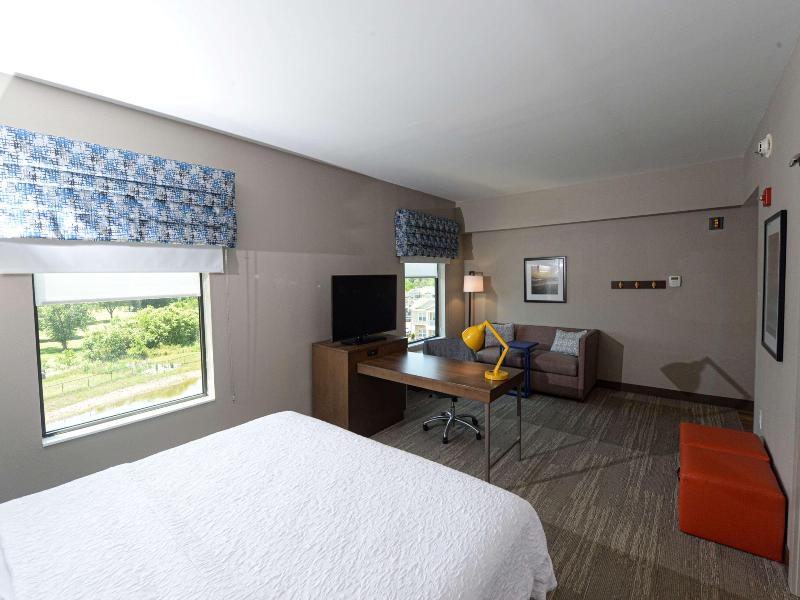Hampton Inn & Suites By Hilton Lenoir image 5