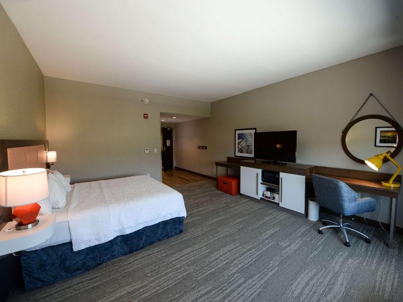 Hampton Inn & Suites By Hilton Lenoir image