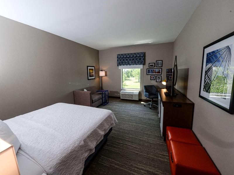 Hampton Inn & Suites By Hilton Lenoir image