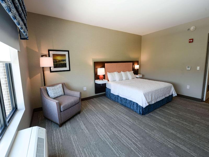 Hampton Inn & Suites By Hilton Lenoir image