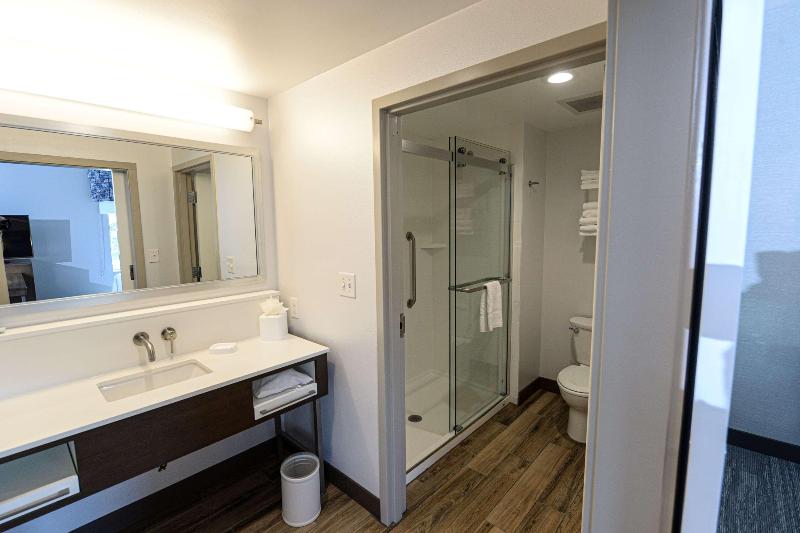 Hampton Inn & Suites By Hilton Lenoir image