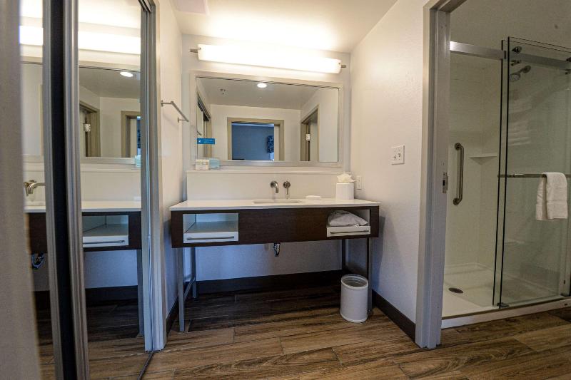Hampton Inn & Suites By Hilton Lenoir image