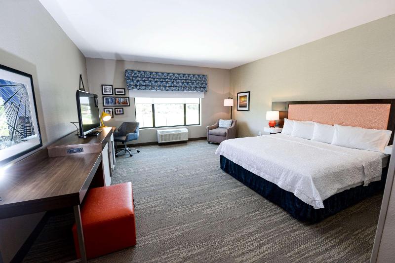 Hampton Inn & Suites By Hilton Lenoir image