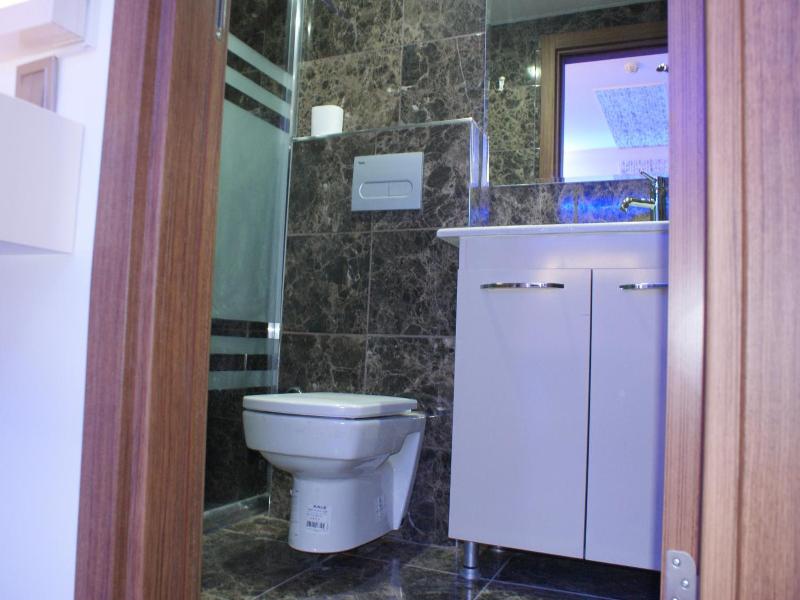 Behram Hotel image