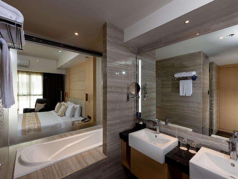 Best Western Plus Metro Clark image