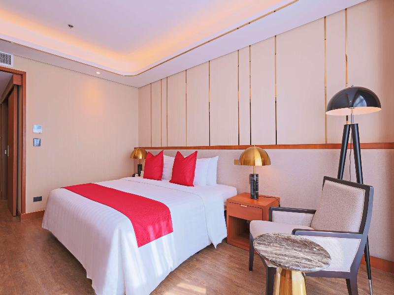Best Western Plus Metro Clark image