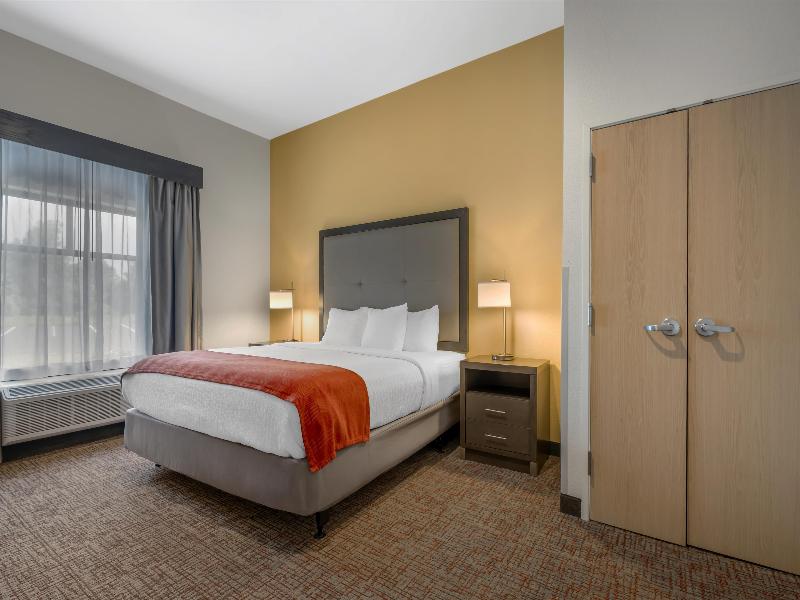 Best Western Plus Elizabethtown Inn & Suites image