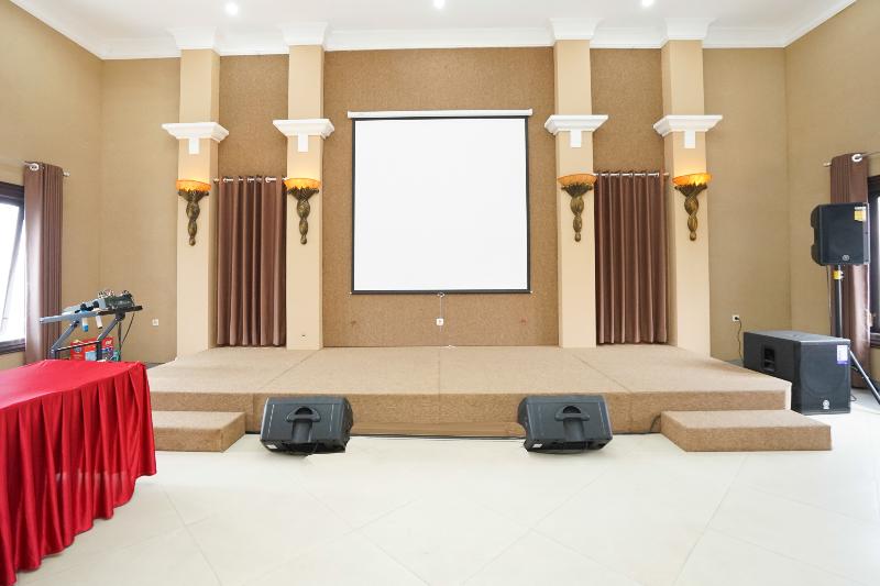 Avila Ketapan Rame Hotel