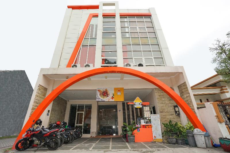 OYO 450 Semampir Residence