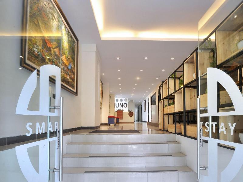 Uno Hotel image