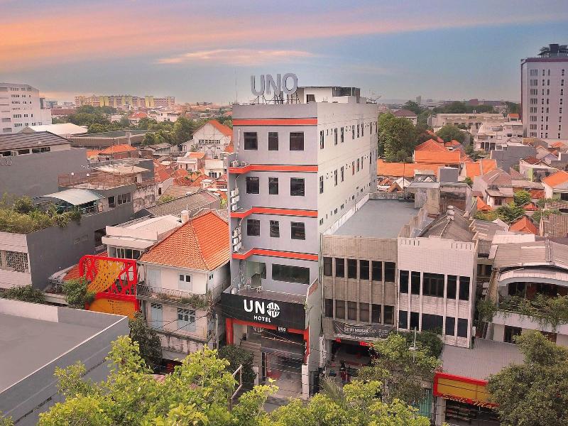 Uno Hotel image