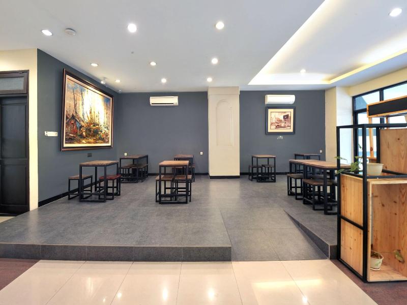 Uno Hotel image