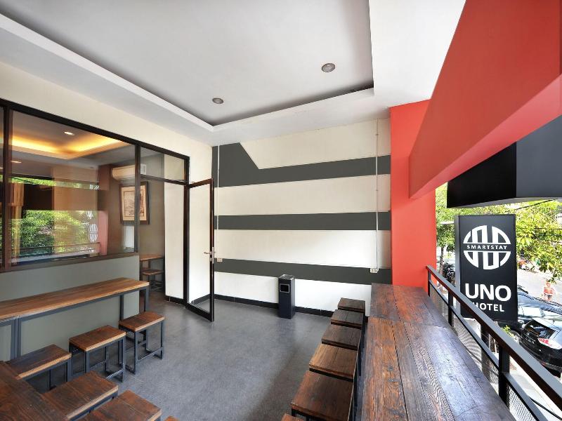 Uno Hotel image