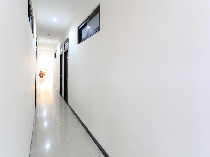 Uno Hotel image