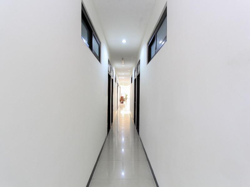 Uno Hotel image