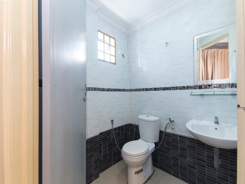 OYO 746 Hotel Comfort image