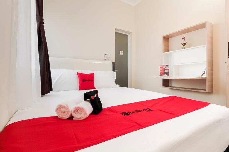 RedDoorz Near Soekarno Hatta Airport image