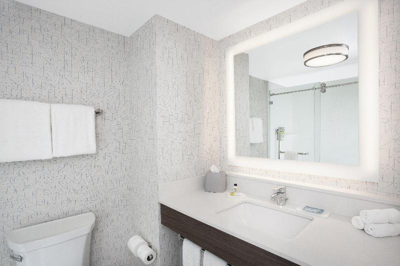 Holiday Inn Express & Suites Ottawa Downtown East photo 23