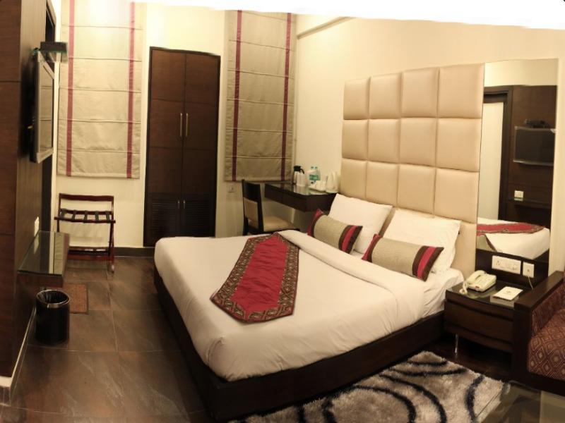 Hotel Amrapali Grand image