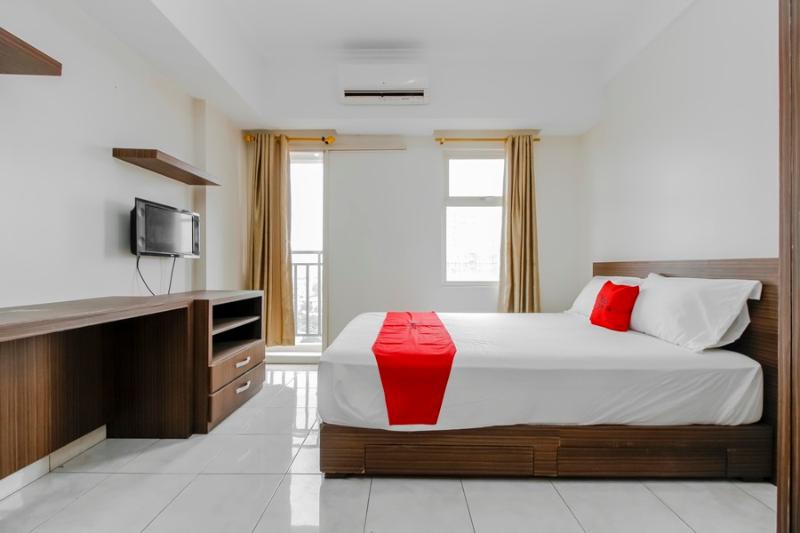 RedDoorz Apartment @ Margonda Residence Tower 2 4