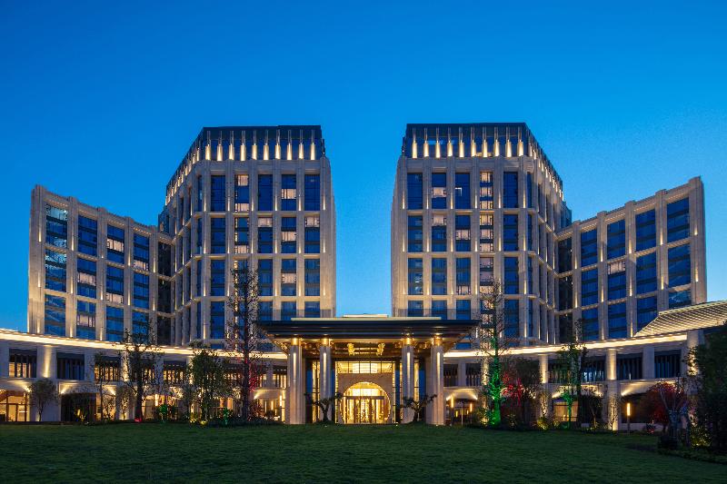 Grand New Century Hotel Zunyi image