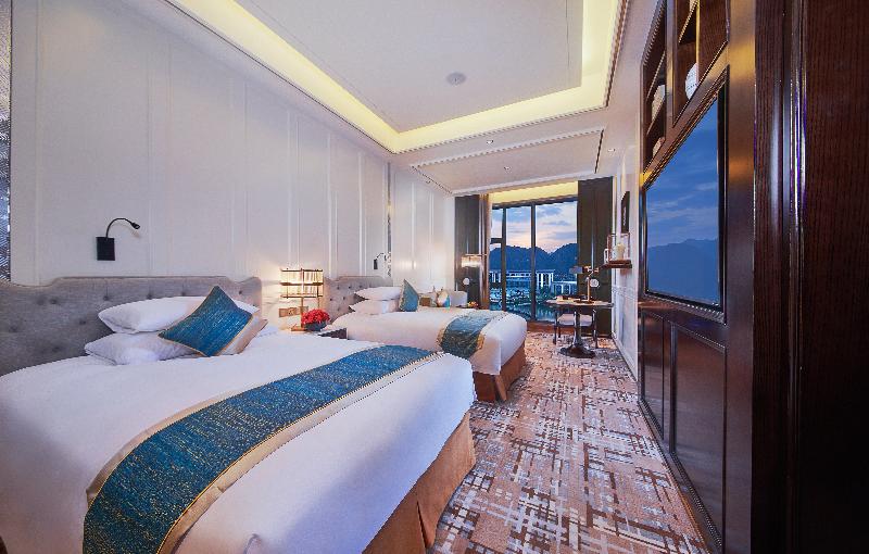 Grand New Century Hotel Zunyi image