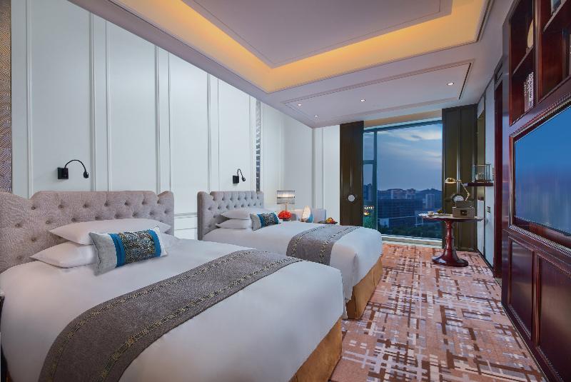 Grand New Century Hotel Zunyi image