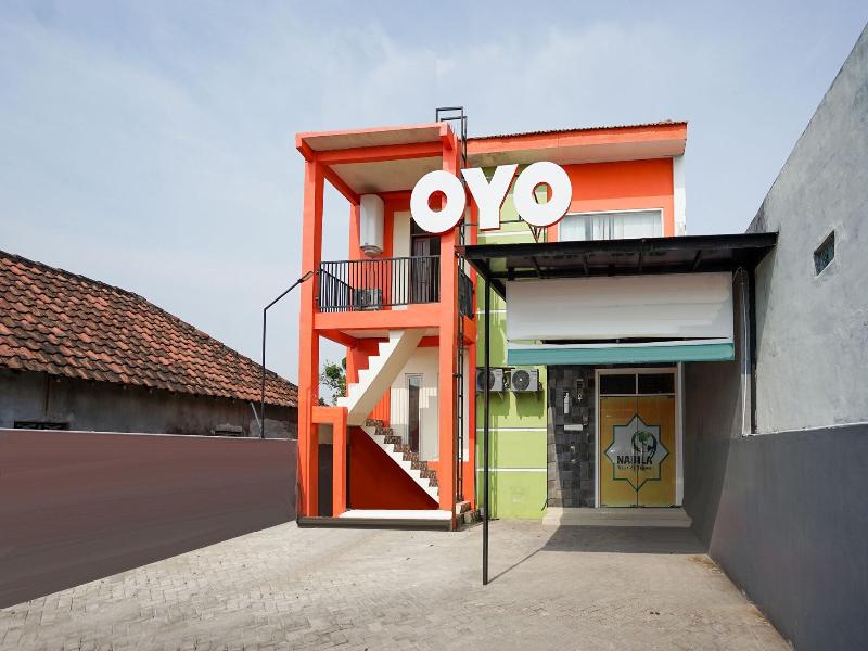 Hotel O Juanda Near Terminal International Juanda image