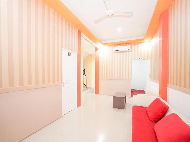 Hotel O Juanda Near Terminal International Juanda image