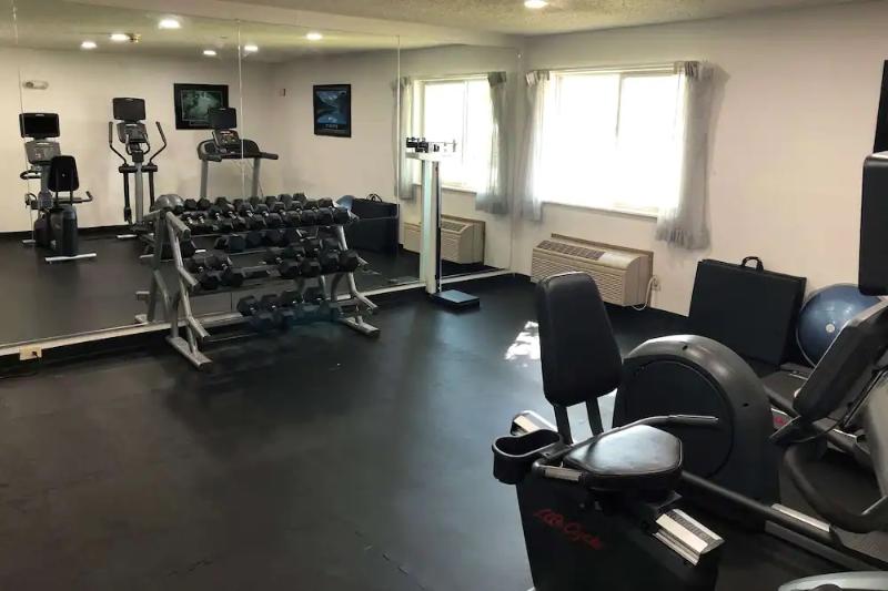 Country Inn & Suites by Radisson Auburn IN