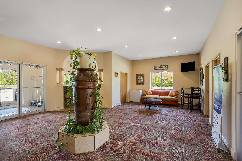 Surestay By Best Western Whittington Rend Lake image