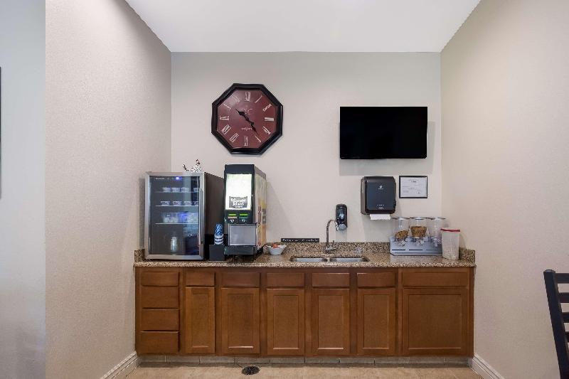 Surestay By Best Western Whittington Rend Lake image 10