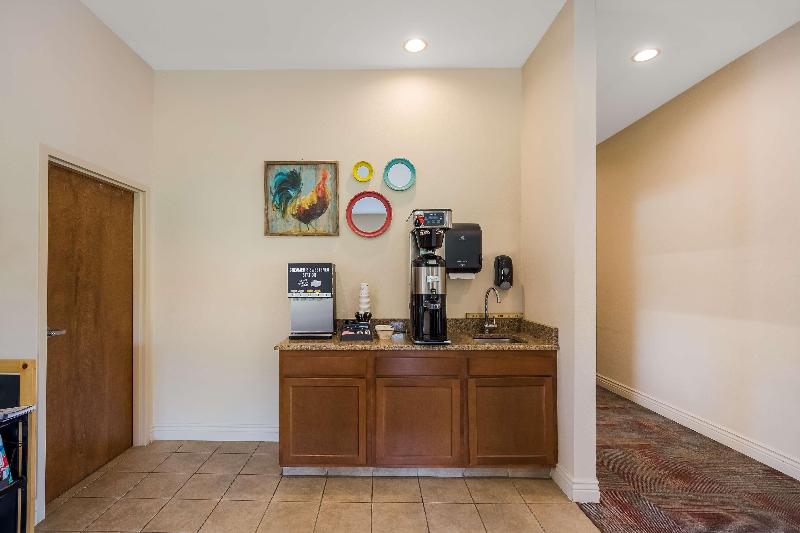Surestay By Best Western Whittington Rend Lake image 1