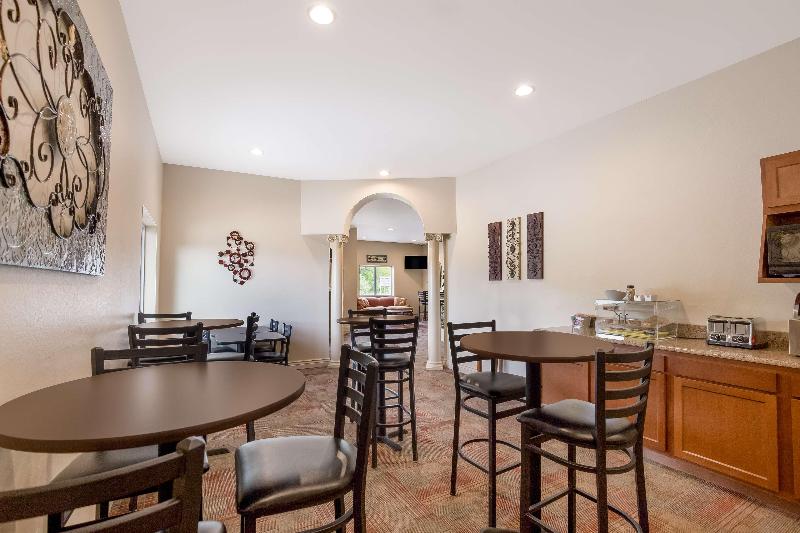 Surestay By Best Western Whittington Rend Lake image