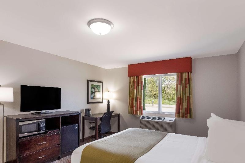 Surestay By Best Western Whittington Rend Lake image