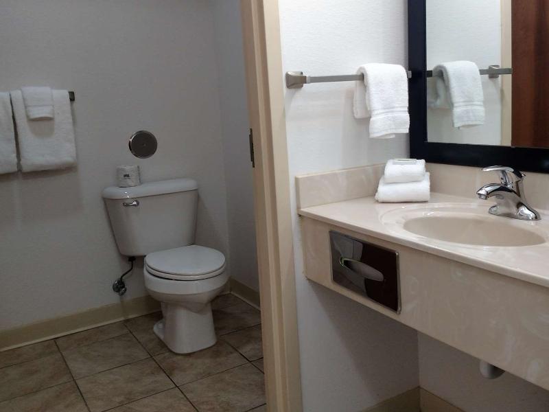 Surestay By Best Western Whittington Rend Lake image 4