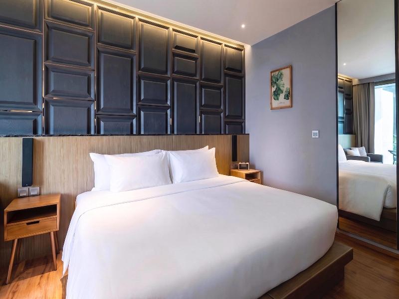 Wyndham Grand Nai Harn Beach Phuket image