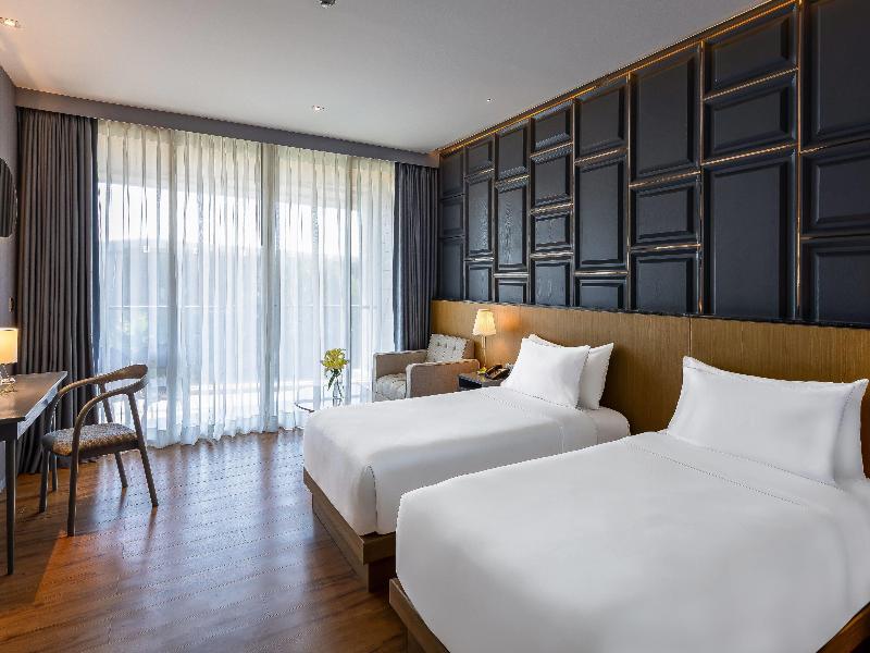 Wyndham Grand Nai Harn Beach Phuket image