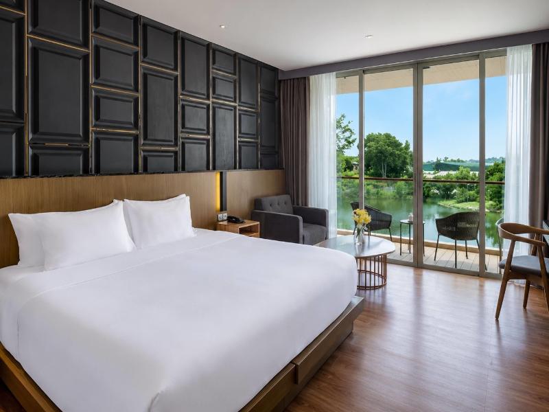Wyndham Grand Nai Harn Beach Phuket image