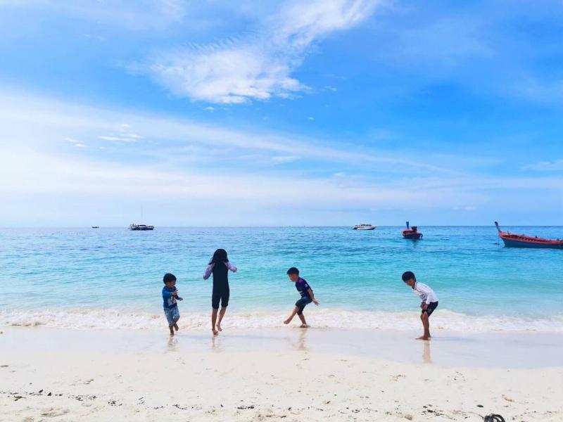 Akira Lipe Resort image
