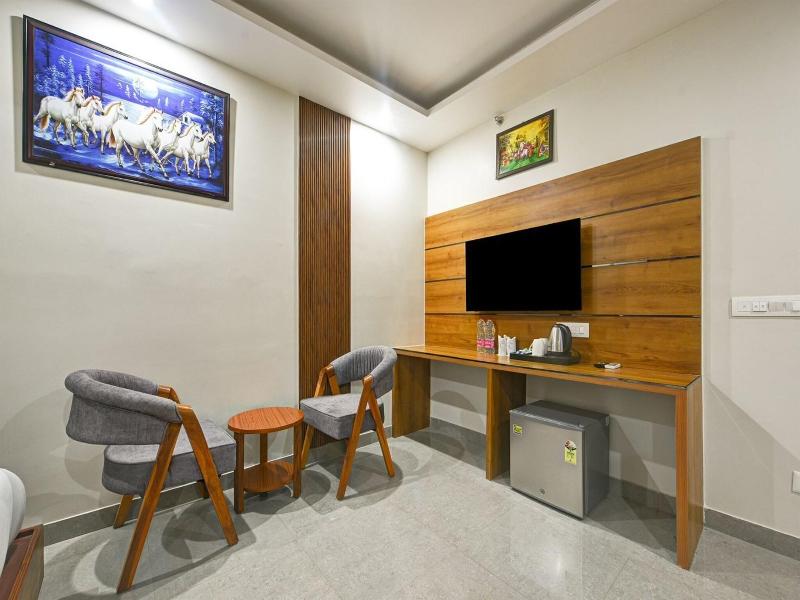 Kelvish Hotel image