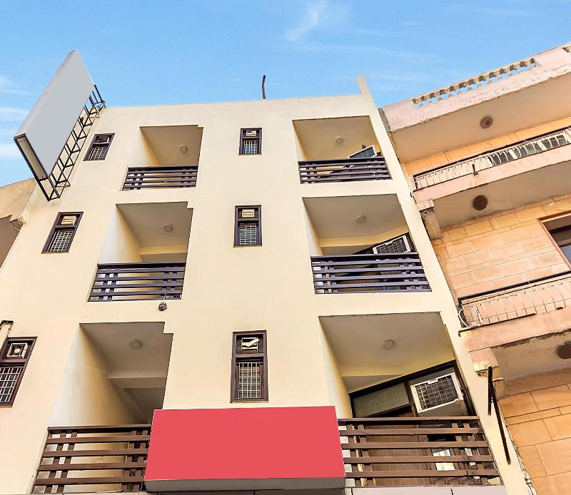 OYO 7578 Hotel Luck Residency