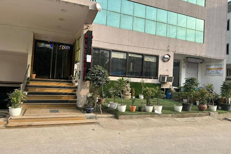 Om Paradise Hotel