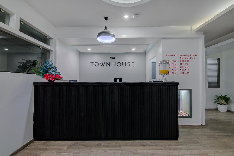 OYO Townhouse 047 Kanakpura Road image