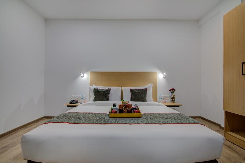 OYO Townhouse 047 Kanakpura Road image