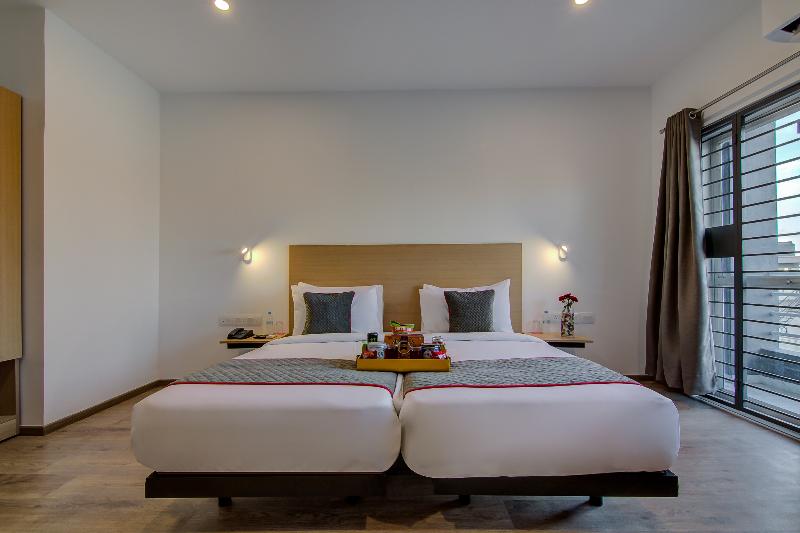 OYO Townhouse 047 Kanakpura Road image