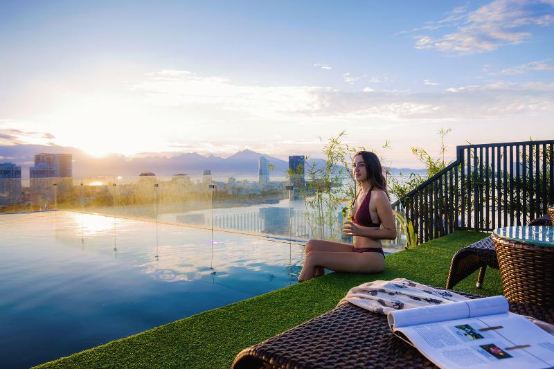 IBIZA Riverfront Hotel Da Nang photo 4