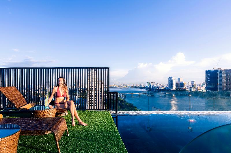 IBIZA Riverfront Hotel Da Nang image
