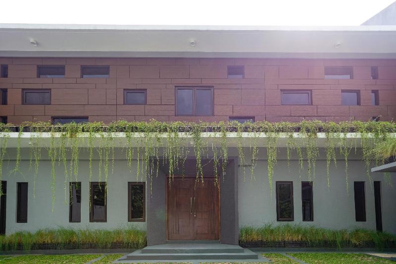 RedDoorz Plus  near JIEXPO Kemayoran