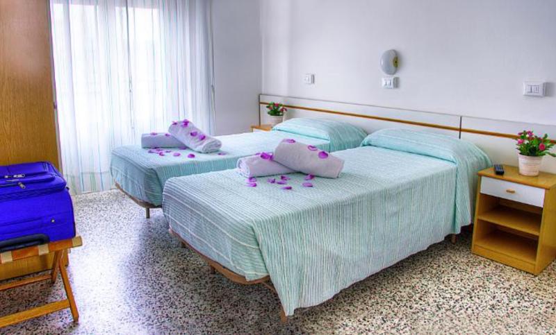 Villa Iris image